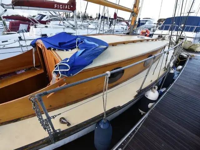 Classic 8 Ton Hillyard Sloop