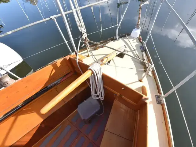 Classic 8 Ton Hillyard Sloop