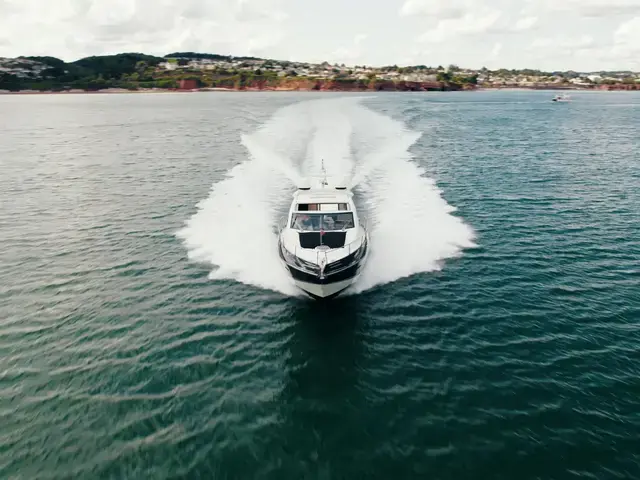 Sunseeker Predator 52