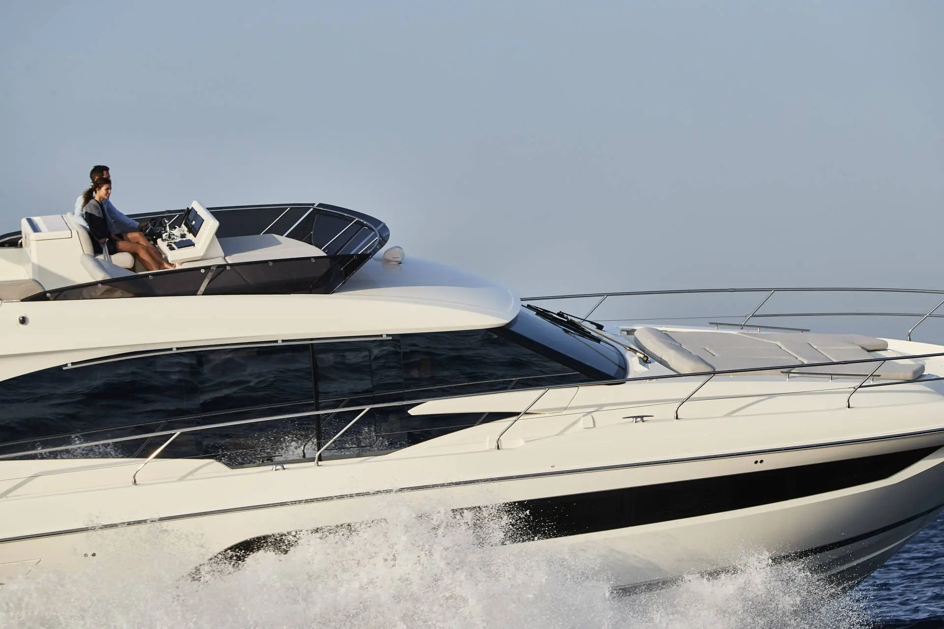 2024 Prestige 590 flybridge