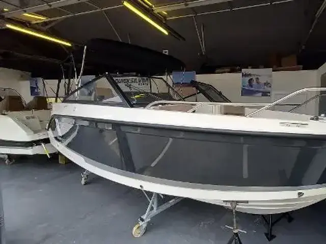 Quicksilver Activ 605 Bowrider