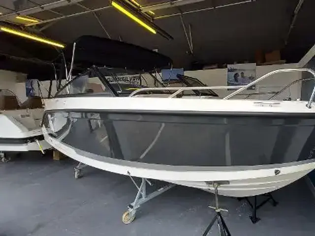 Quicksilver Activ 605 Bowrider