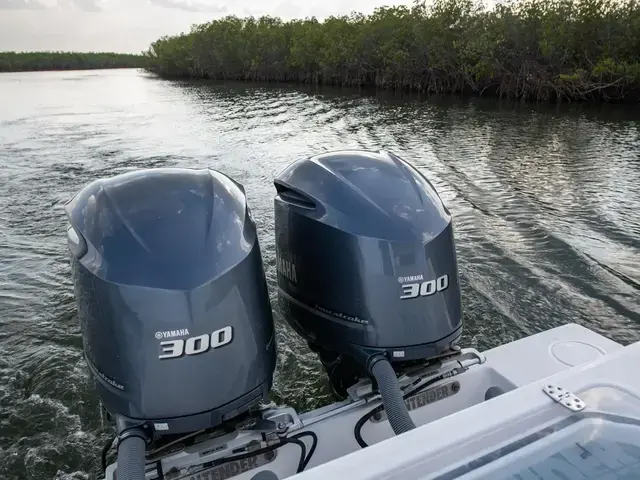 Contender Boats 30st