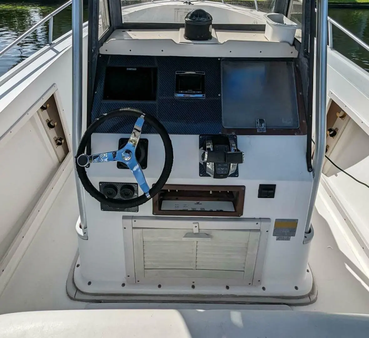 1991 Mako 261