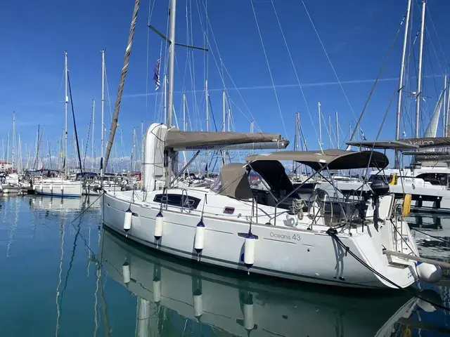 Beneteau Oceanis 43