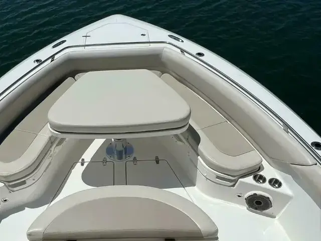 Boston Whaler 420 Outrage