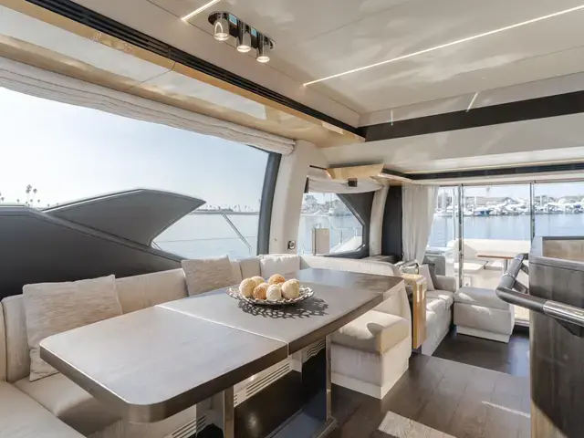 Azimut 66