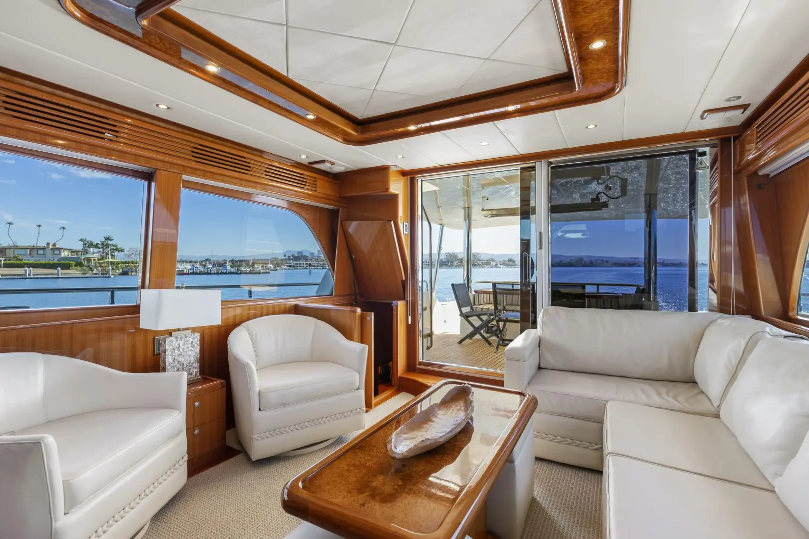 2007 Hampton cockpit motoryacht