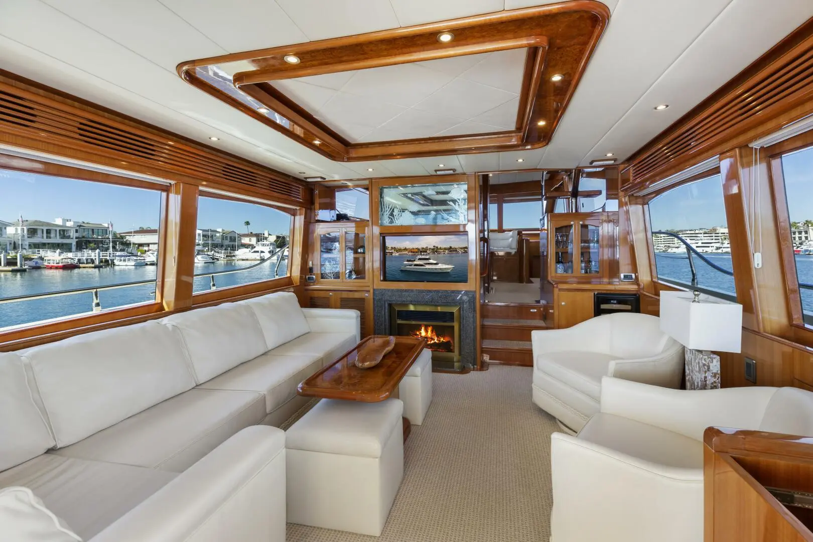 2007 Hampton cockpit motoryacht