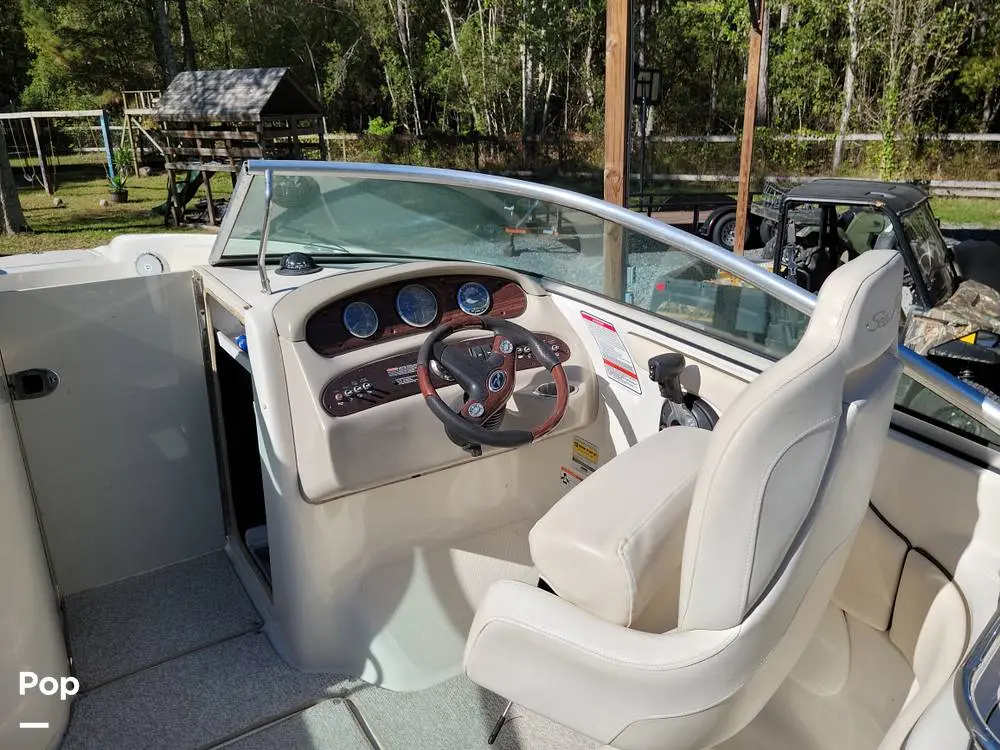 2008 Sea Ray sundeck 240