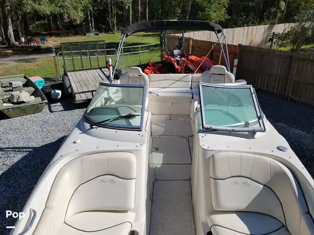 Sea Ray 240 Sundeck