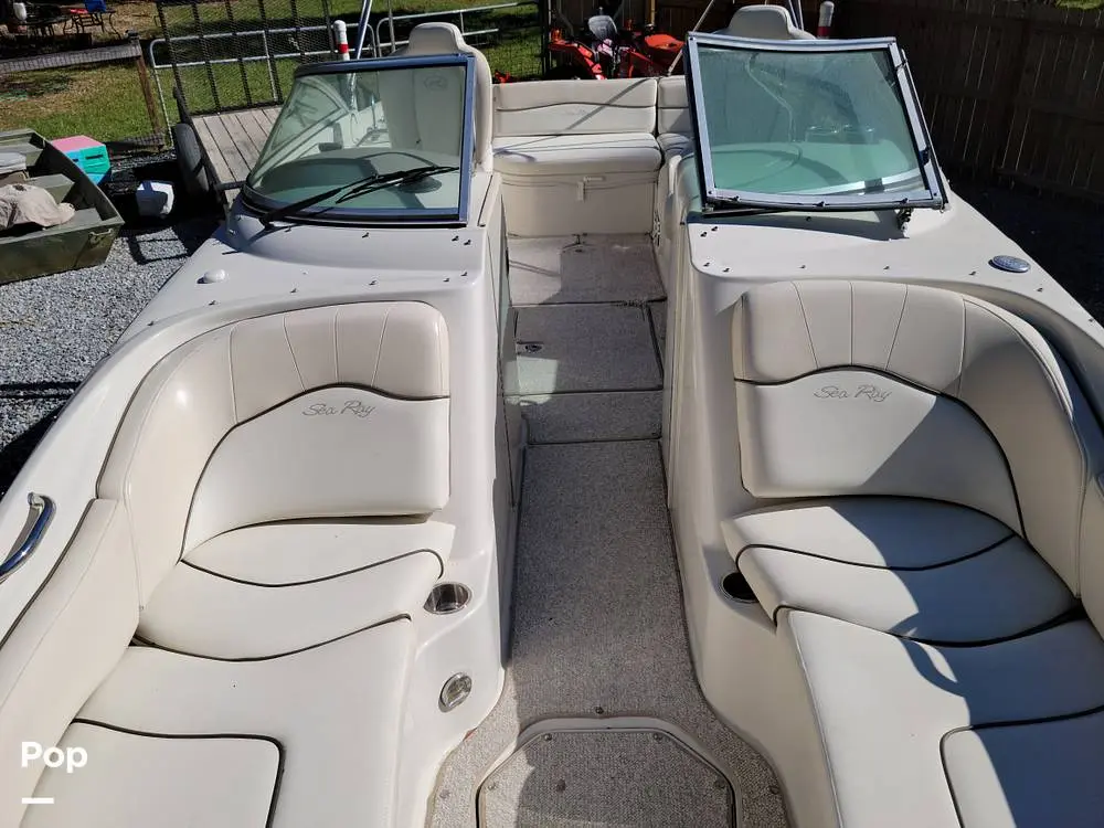 2008 Sea Ray sundeck 240