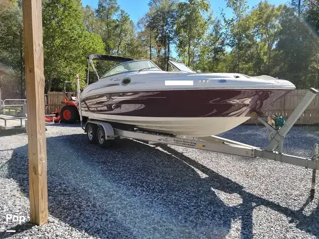 Sea Ray 240 Sundeck