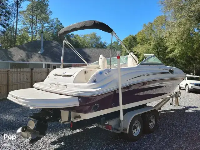 Sea Ray 240 Sundeck