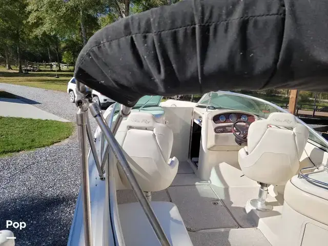 Sea Ray 240 Sundeck