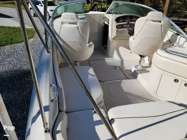 Sea Ray 240 Sundeck