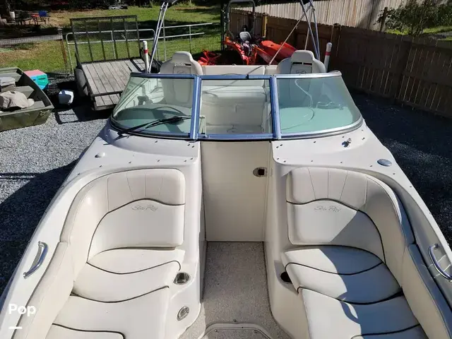 Sea Ray 240 Sundeck