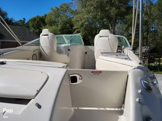 Sea Ray 240 Sundeck