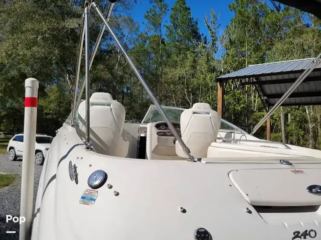 Sea Ray 240 Sundeck