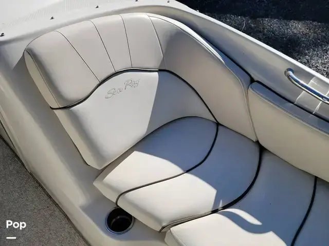 Sea Ray 240 Sundeck