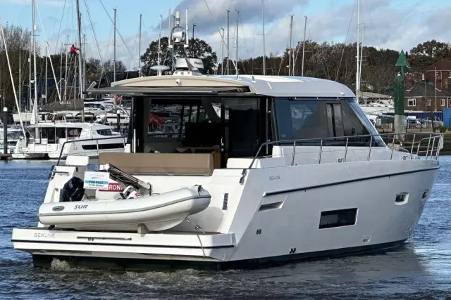 2012 Sealine c48