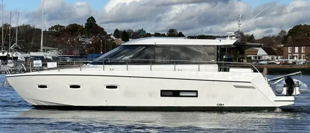 2012 Sealine c48