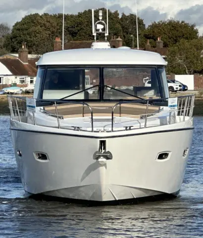 2012 Sealine c48