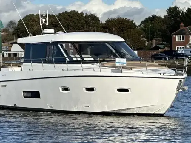 Sealine C48