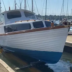  Classic 26' Cabin Boat