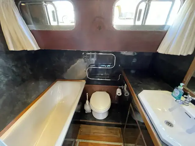 Classic Fred Parker Twin Screw Motor Yacht