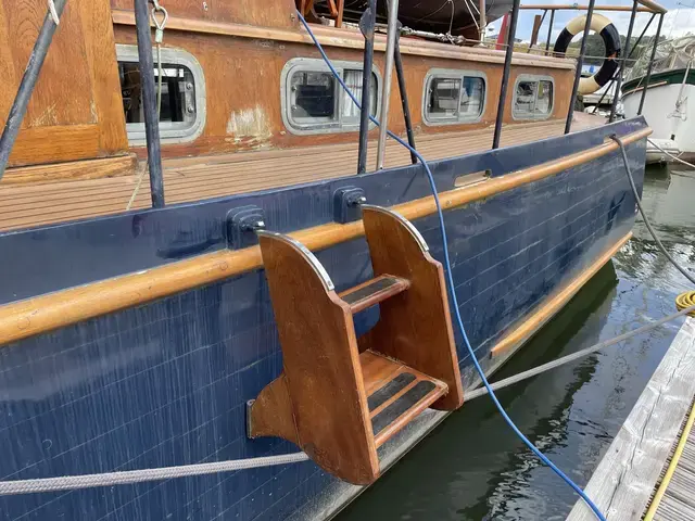 Classic Fred Parker Twin Screw Motor Yacht