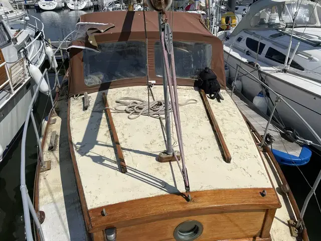 Classic 12 Ton Hillyard Sloop