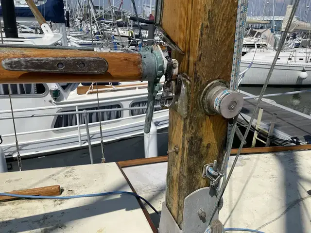 Classic 12 Ton Hillyard Sloop