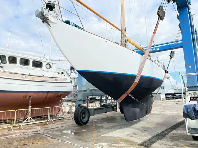 Classic 43' Camper and Nicholson Sloop