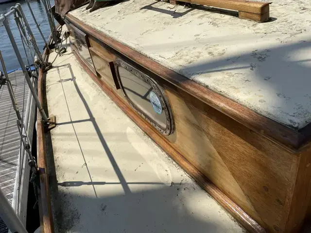 Classic 12 Ton Hillyard Sloop