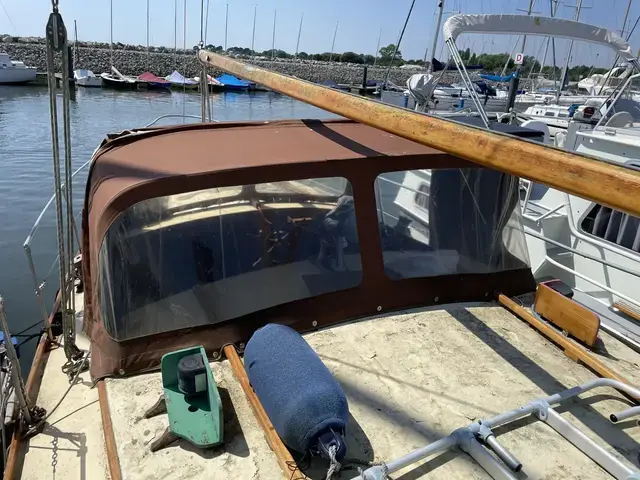 Classic 12 Ton Hillyard Sloop