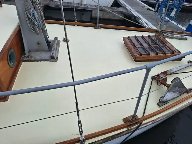 Classic 12 Ton Hillyard Sloop