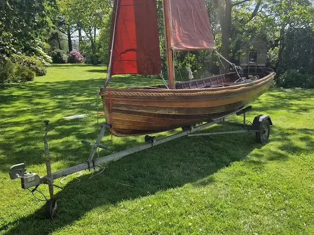 Classic Wootton Bridge Sailing Dinghy