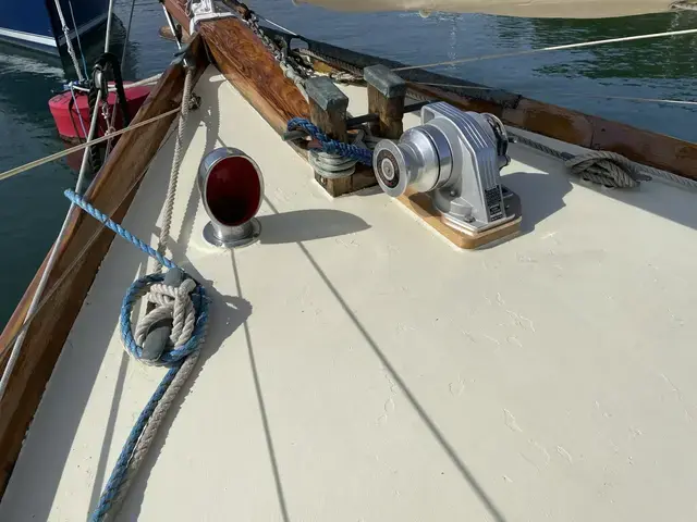 Classic Warner 33 Bermudan Cutter