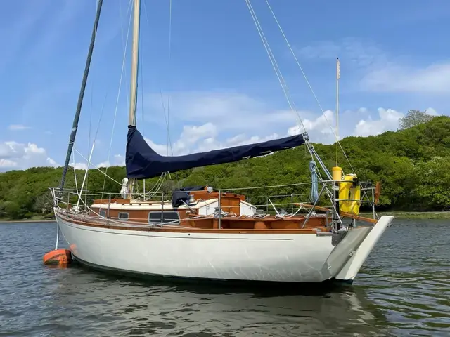 Classic Kim Holman Sterling Bermudan Sloop