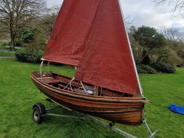 Classic Wootton Bridge Sailing Dinghy