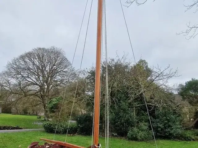 Classic Wootton Bridge Sailing Dinghy