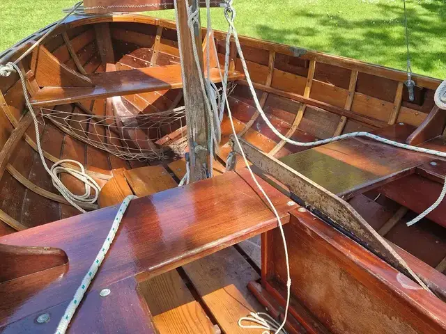 Classic Wootton Bridge Sailing Dinghy