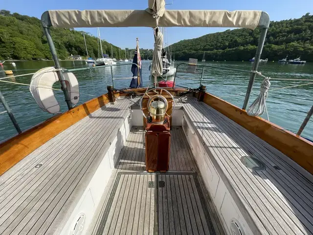 Classic Warner 33 Bermudan Cutter