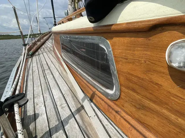 Classic Kim Holman Sterling Bermudan Sloop