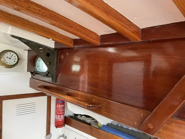 Classic Warner 33 Bermudan Cutter