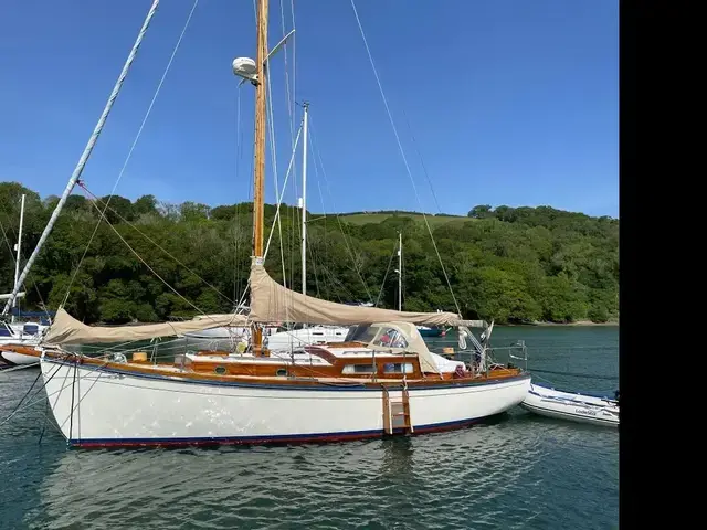 Classic Warner 33 Bermudan Cutter