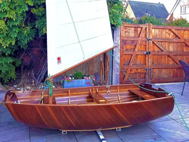 Classic Lugsail Pram Dinghy