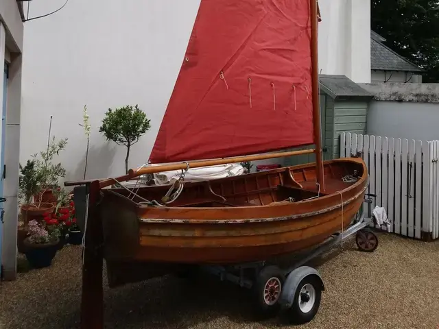 Classic McNulty Longstone Lugsail Dinghy