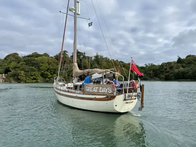 Laurent Giles Sangermani Sloop